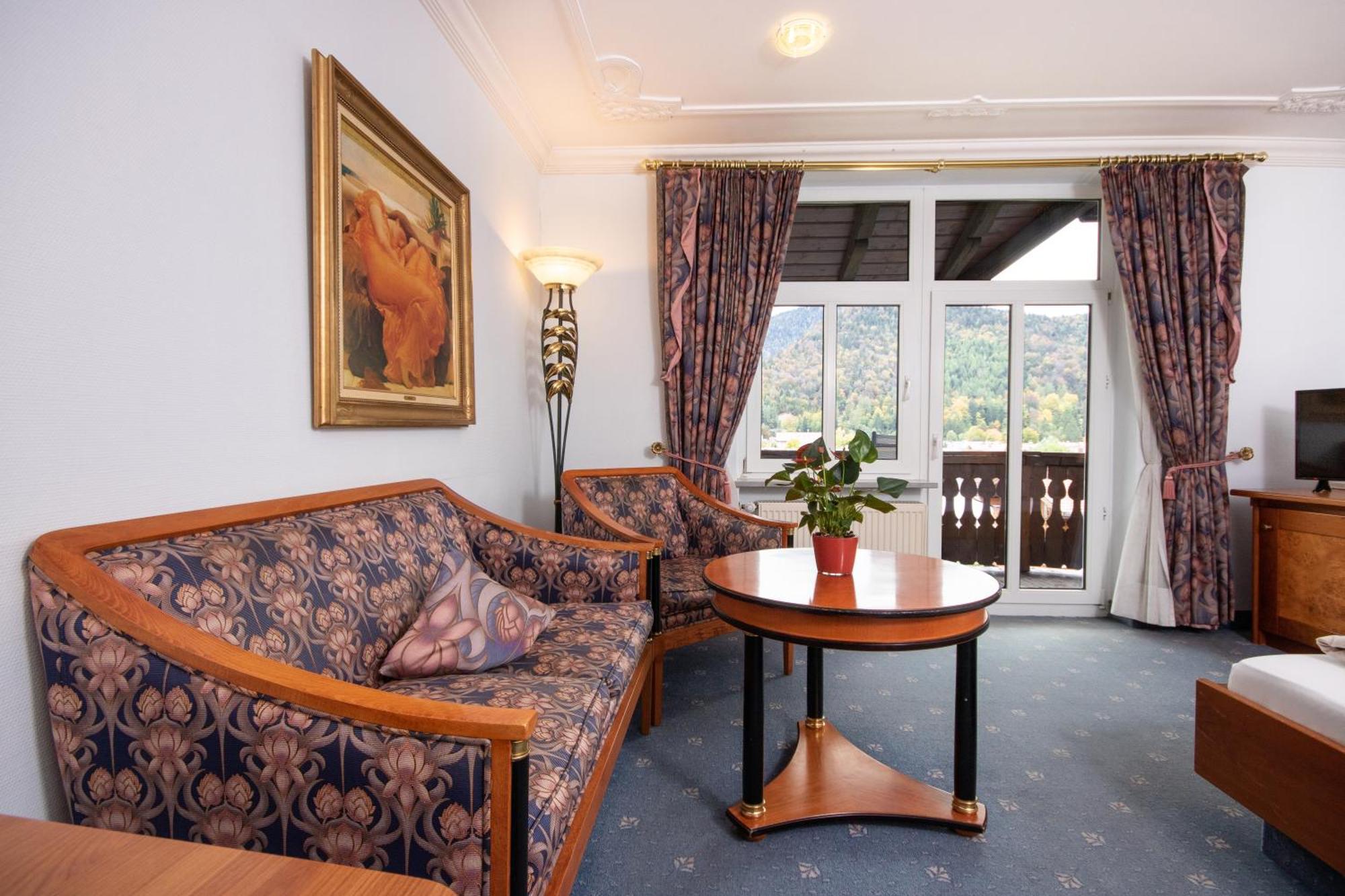 Post-Hotel Mittenwald Bagian luar foto