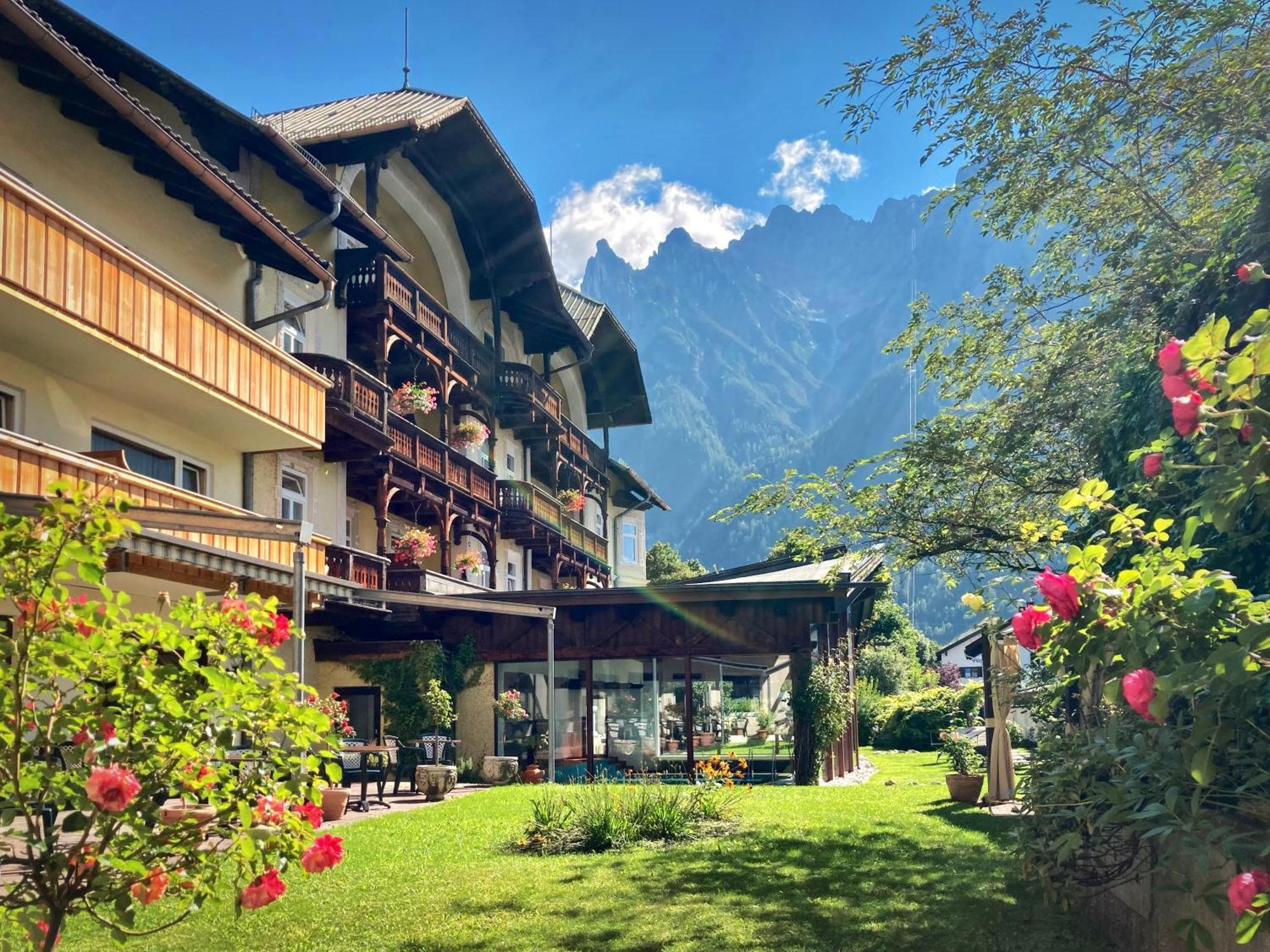 Post-Hotel Mittenwald Bagian luar foto