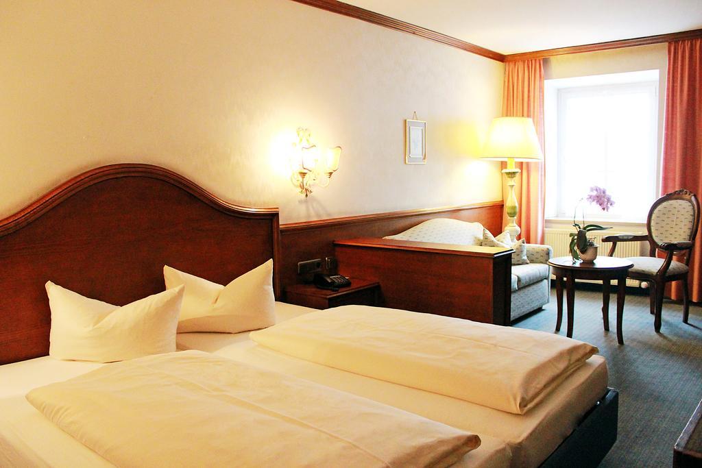 Post-Hotel Mittenwald Bagian luar foto