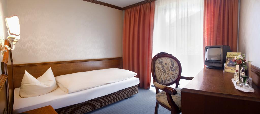 Post-Hotel Mittenwald Bagian luar foto