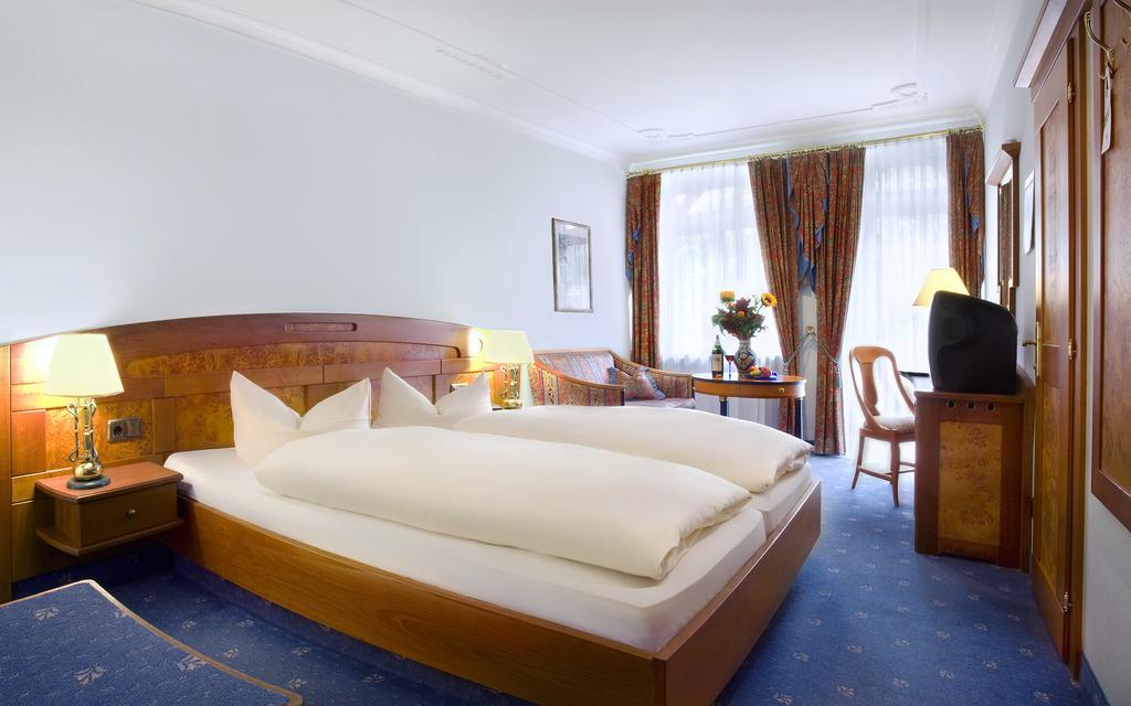 Post-Hotel Mittenwald Bagian luar foto