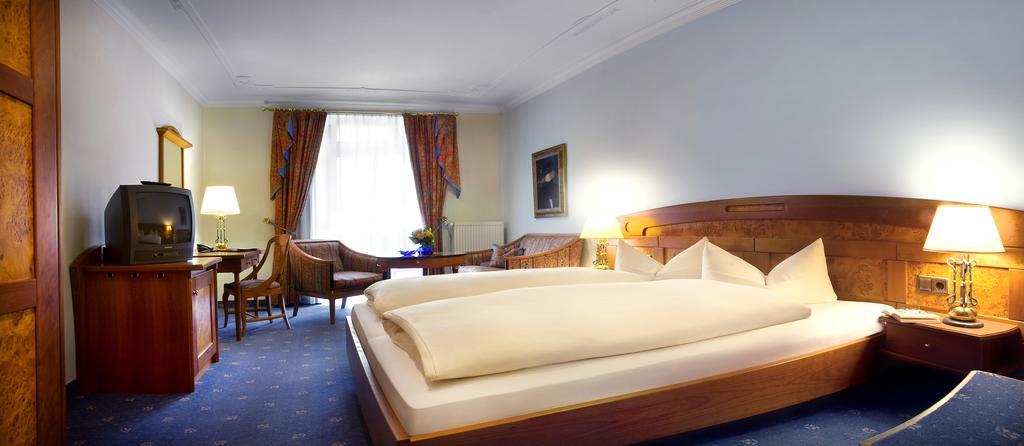 Post-Hotel Mittenwald Bagian luar foto